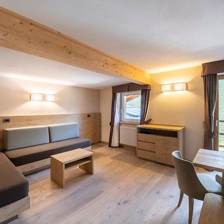 Design & Suite Hotel Ciarnadoi Vigo di Fassa Eksteriør bilde