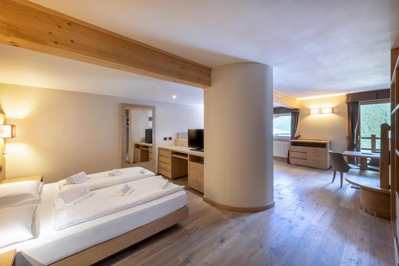 Design & Suite Hotel Ciarnadoi Vigo di Fassa Eksteriør bilde