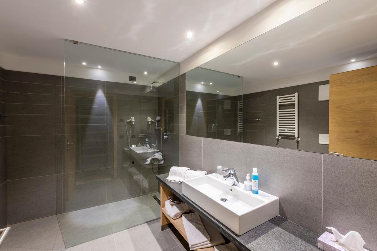 Design & Suite Hotel Ciarnadoi Vigo di Fassa Eksteriør bilde