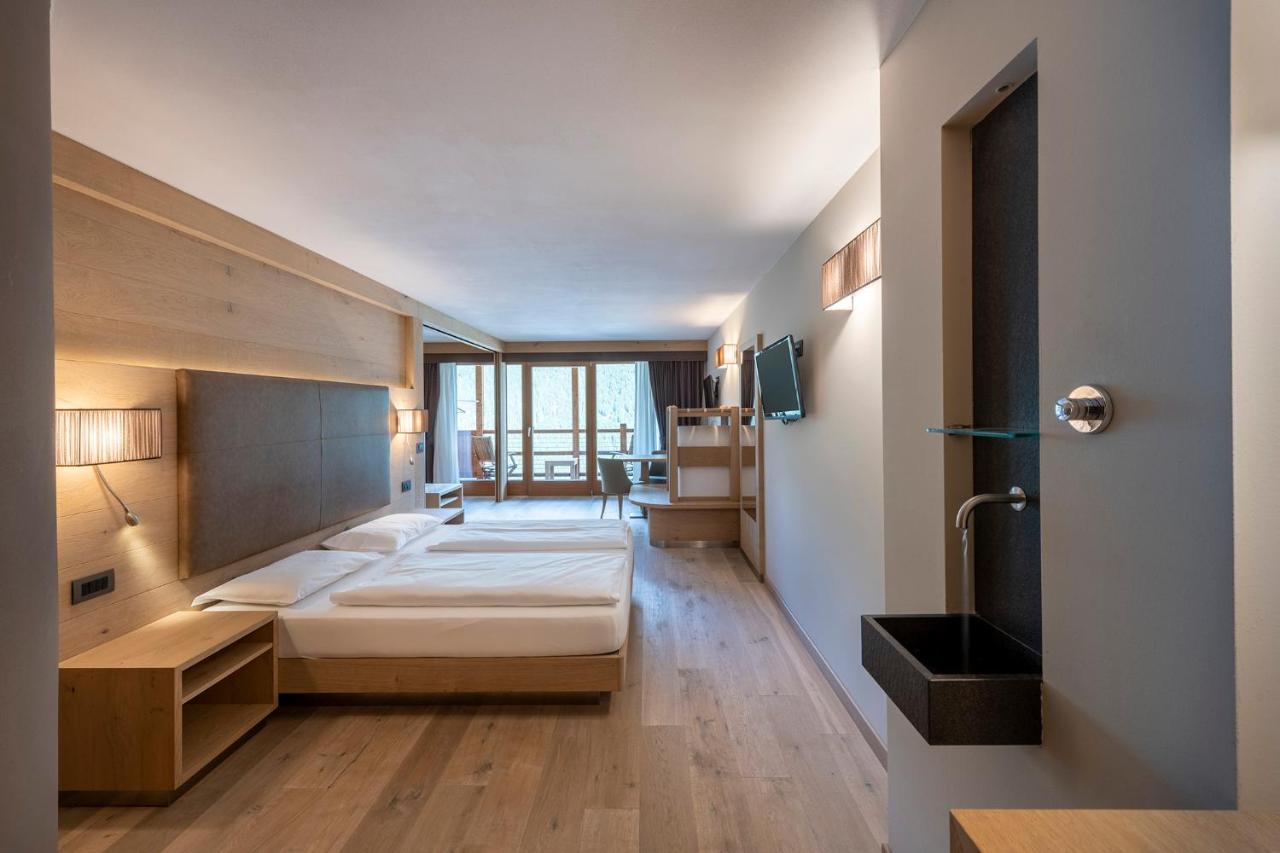 Design & Suite Hotel Ciarnadoi Vigo di Fassa Eksteriør bilde