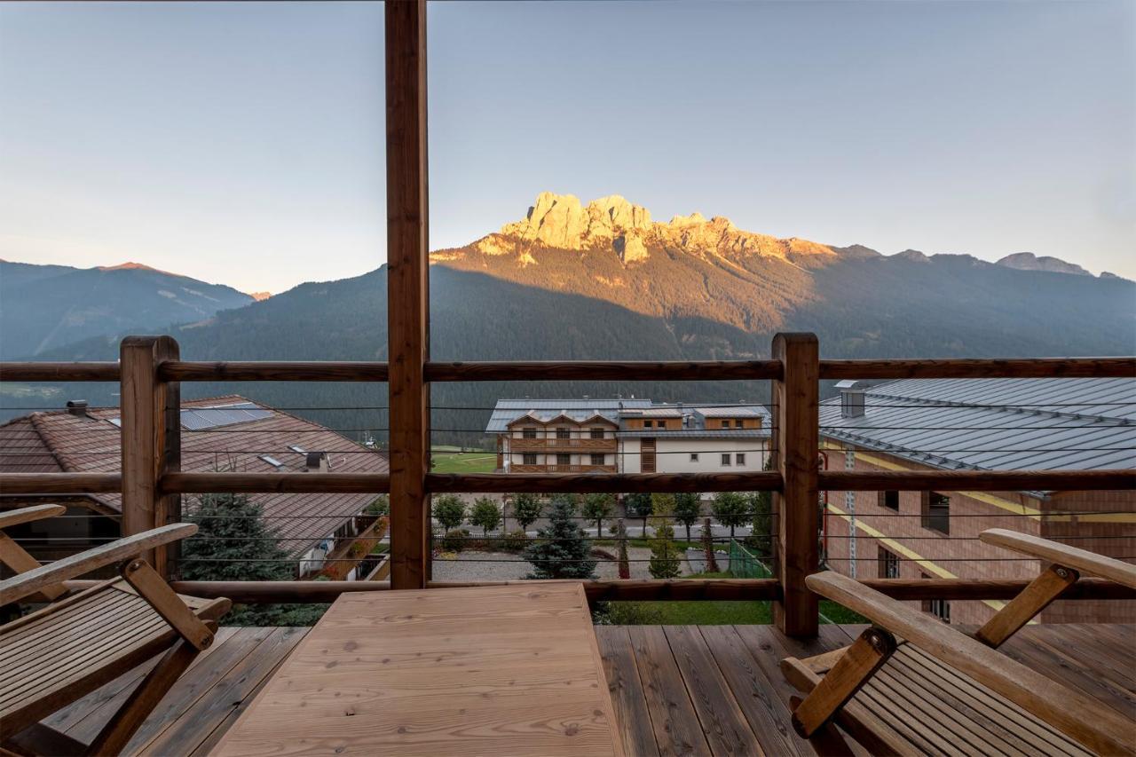 Design & Suite Hotel Ciarnadoi Vigo di Fassa Eksteriør bilde